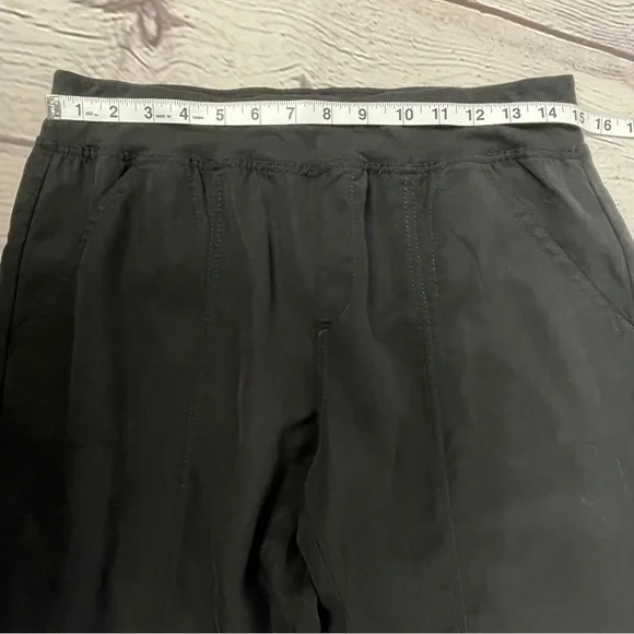 SOFT SURROUNDINGS Metro studded black ankle pants, size S Petite - Picture 9 of 11